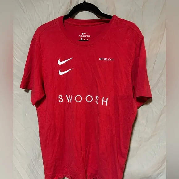 Nike T-shirt - Picture 1 of 3